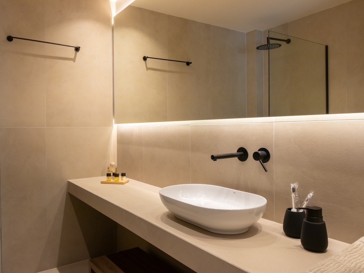 Tiara Holidays - Seabird Luxury Suites - Suite with Private Pool - kupatilo